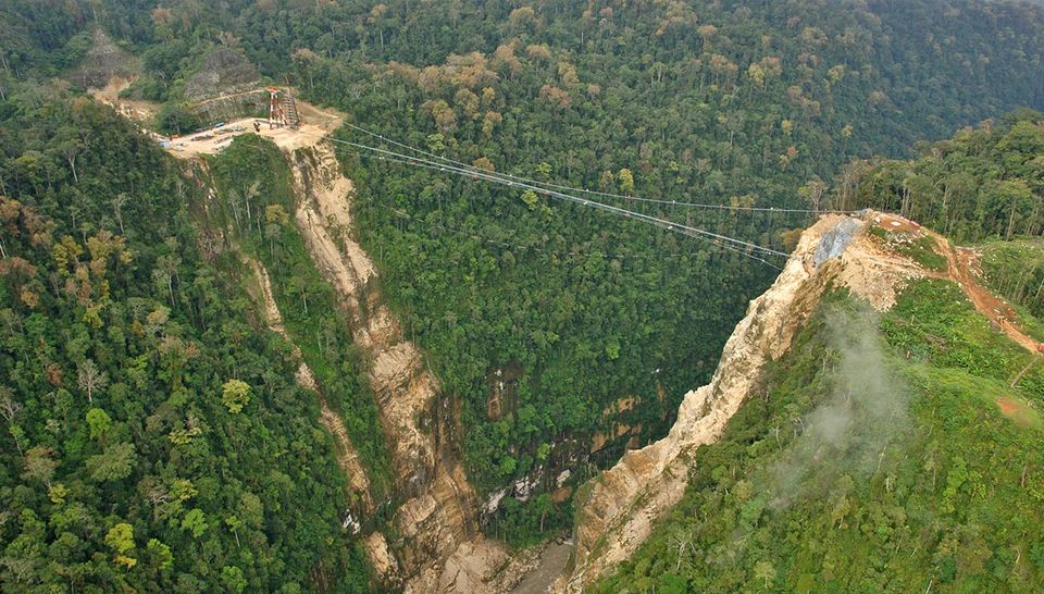 Hegigio Gorge Pipeline Bridge