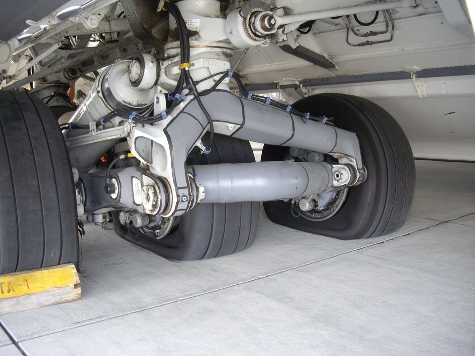 12 Flat Tires on a C-17. How long does it take to fix them?
